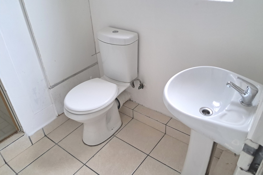 To Let 0 Bedroom Property for Rent in Maitland Western Cape